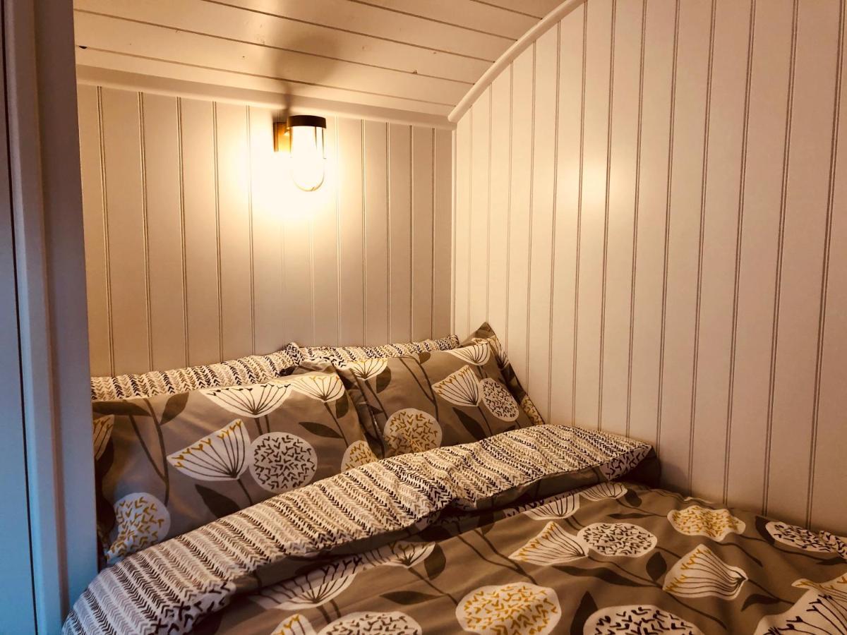 Somerleyton Meadows - The Hideaway Hut & Hot Tub Herringfleet Exterior photo