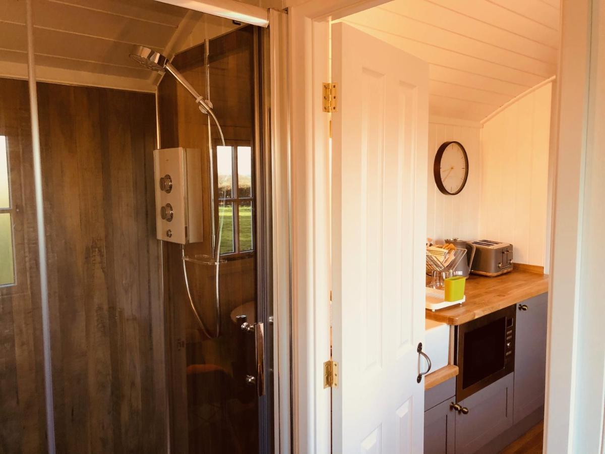 Somerleyton Meadows - The Hideaway Hut & Hot Tub Herringfleet Exterior photo