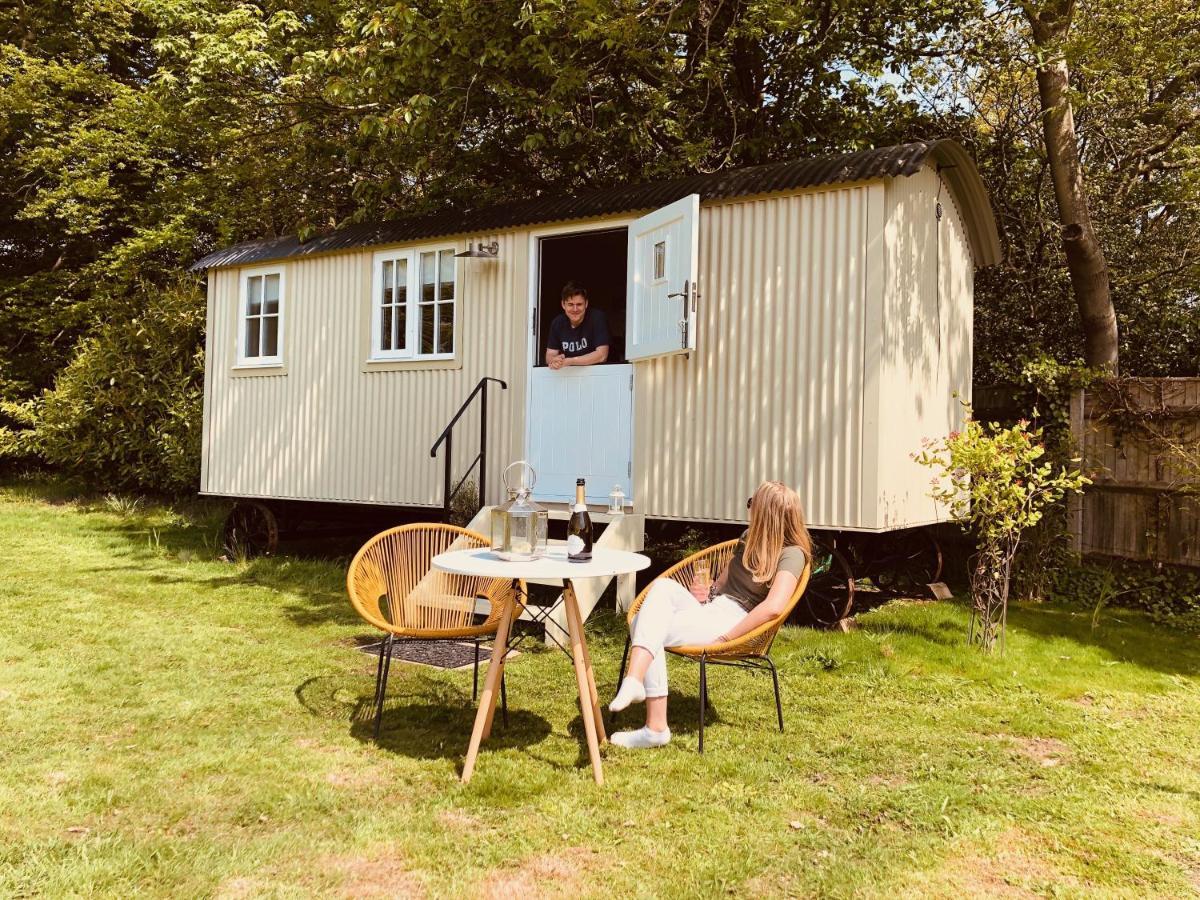 Somerleyton Meadows - The Hideaway Hut & Hot Tub Herringfleet Exterior photo