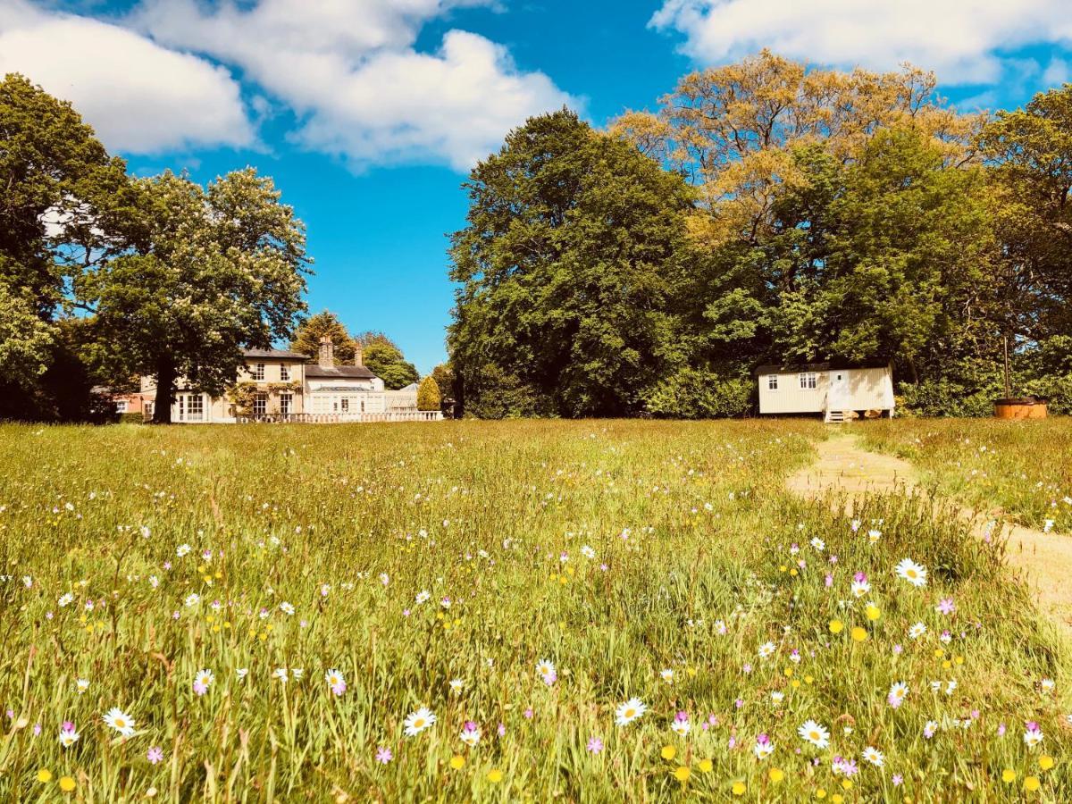 Somerleyton Meadows - The Hideaway Hut & Hot Tub Herringfleet Exterior photo